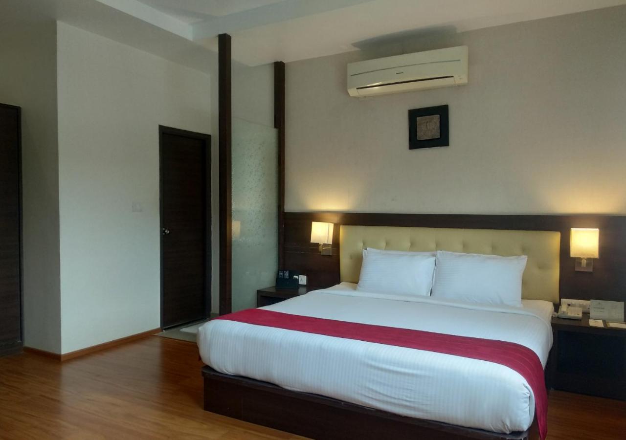 แกรนด์ อาร์คาเดีย - ศรีรันคาม Hotel Tiruchirappalli ภายนอก รูปภาพ