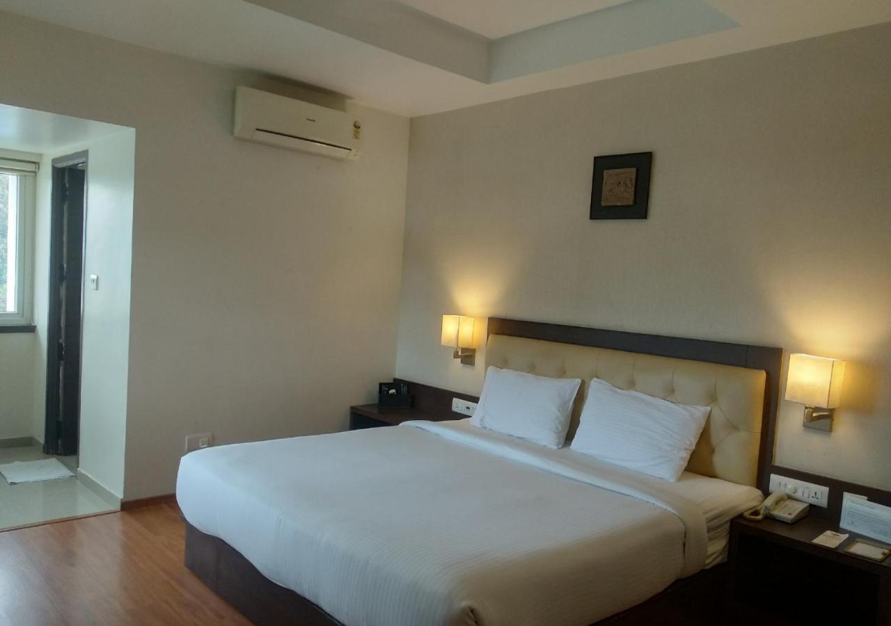 แกรนด์ อาร์คาเดีย - ศรีรันคาม Hotel Tiruchirappalli ภายนอก รูปภาพ