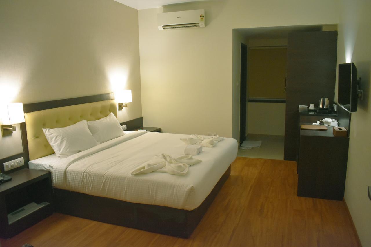 แกรนด์ อาร์คาเดีย - ศรีรันคาม Hotel Tiruchirappalli ภายนอก รูปภาพ
