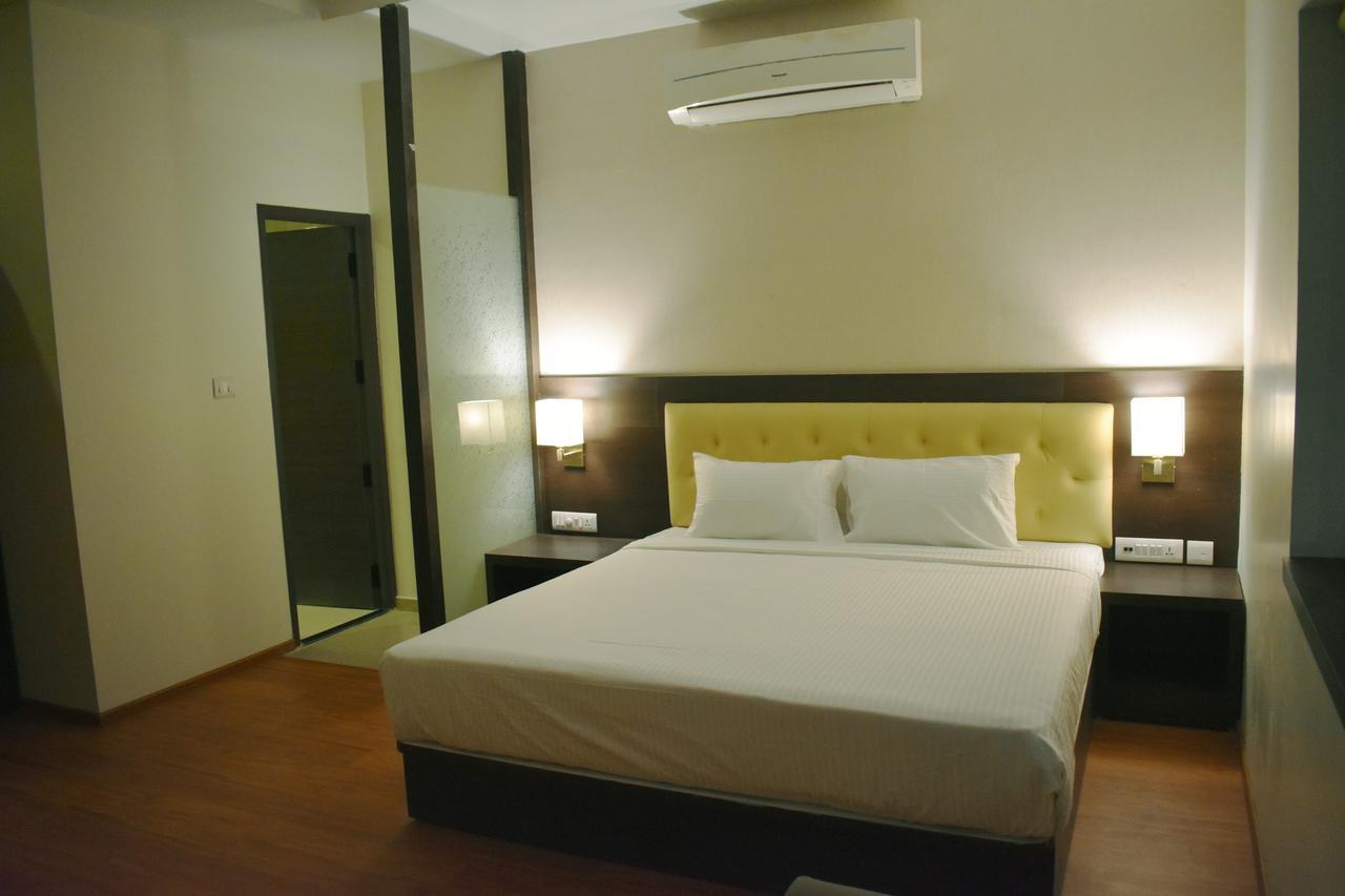 แกรนด์ อาร์คาเดีย - ศรีรันคาม Hotel Tiruchirappalli ภายนอก รูปภาพ