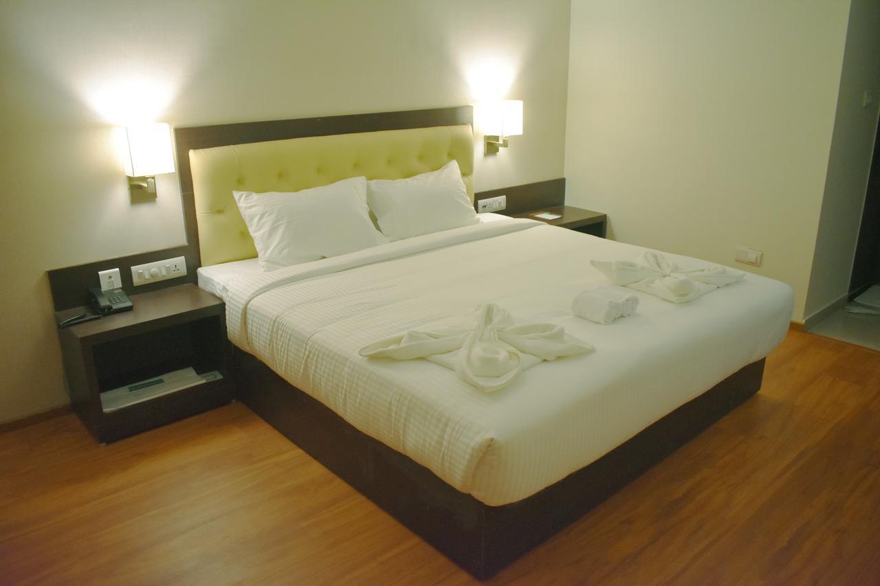 แกรนด์ อาร์คาเดีย - ศรีรันคาม Hotel Tiruchirappalli ภายนอก รูปภาพ